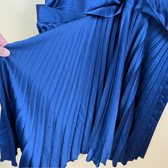 NEW Navy Blue Semi Formal Dress Women's Size 24 - Picture 3 of 9